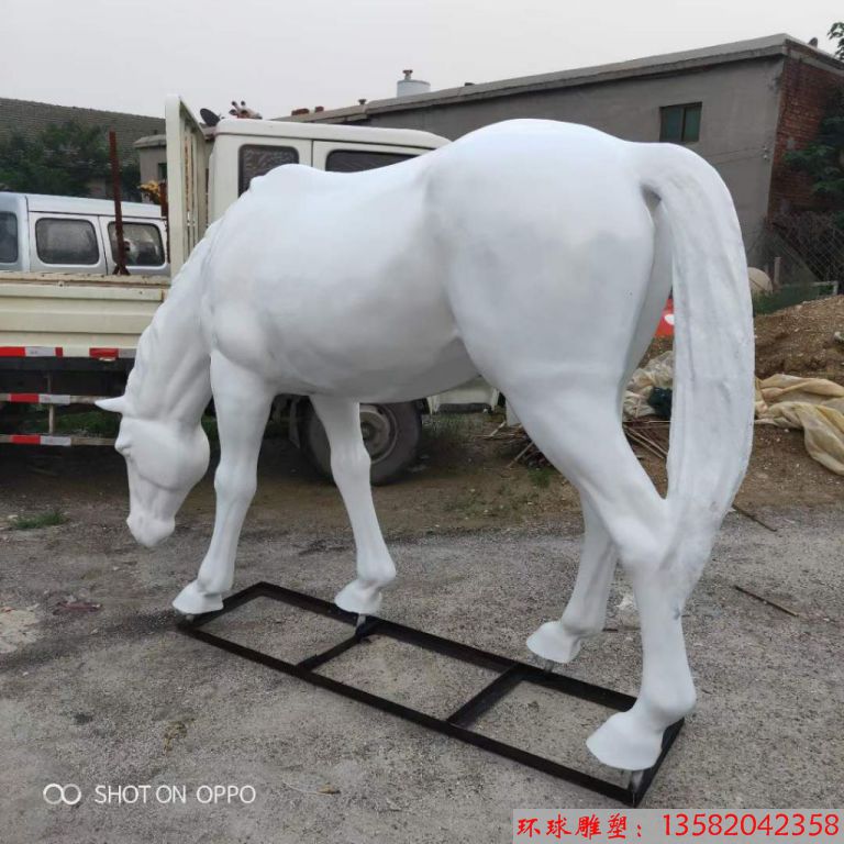 玻璃钢白色马雕塑 马雕塑定制3