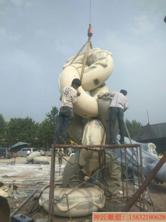 大型不锈钢面包雕塑 面包雕塑设计 面包雕塑图片